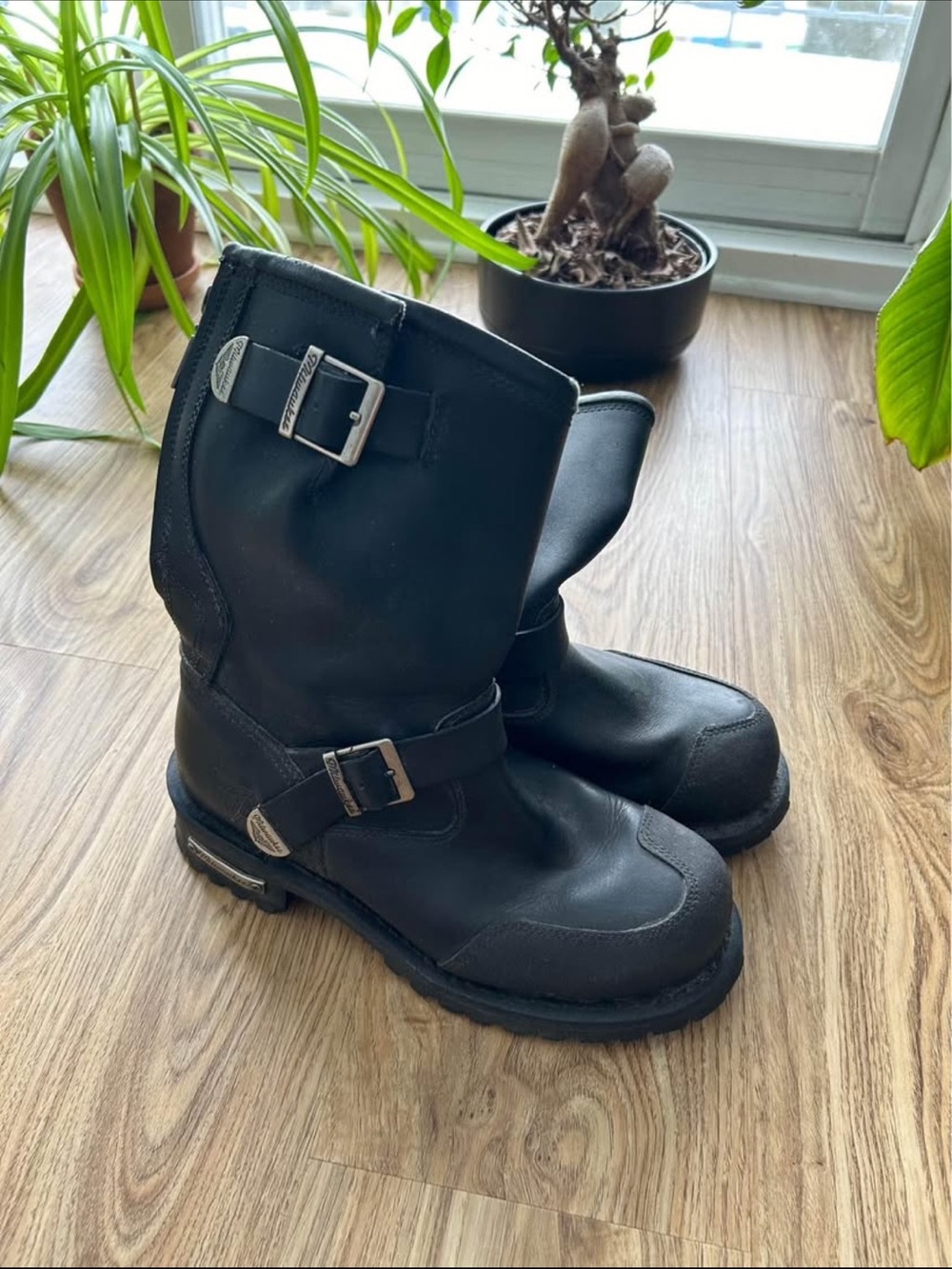 Milwaukee black leather biker boots